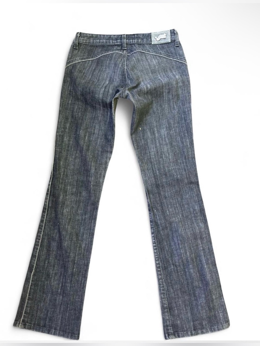 Vintage GUESS Premium low-rise flared dental jeans.